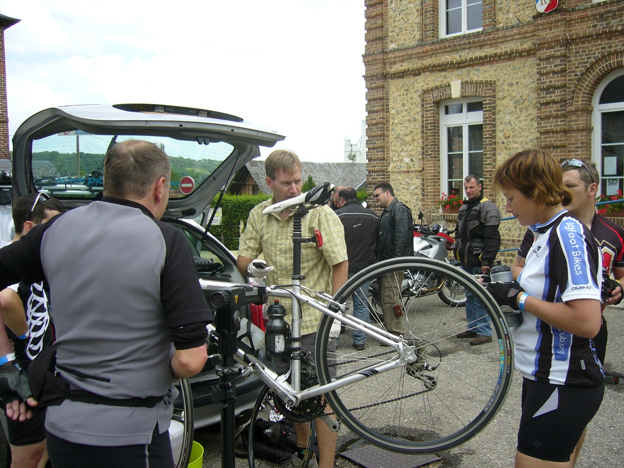 2007 London to Paris 3 day cycle trip
