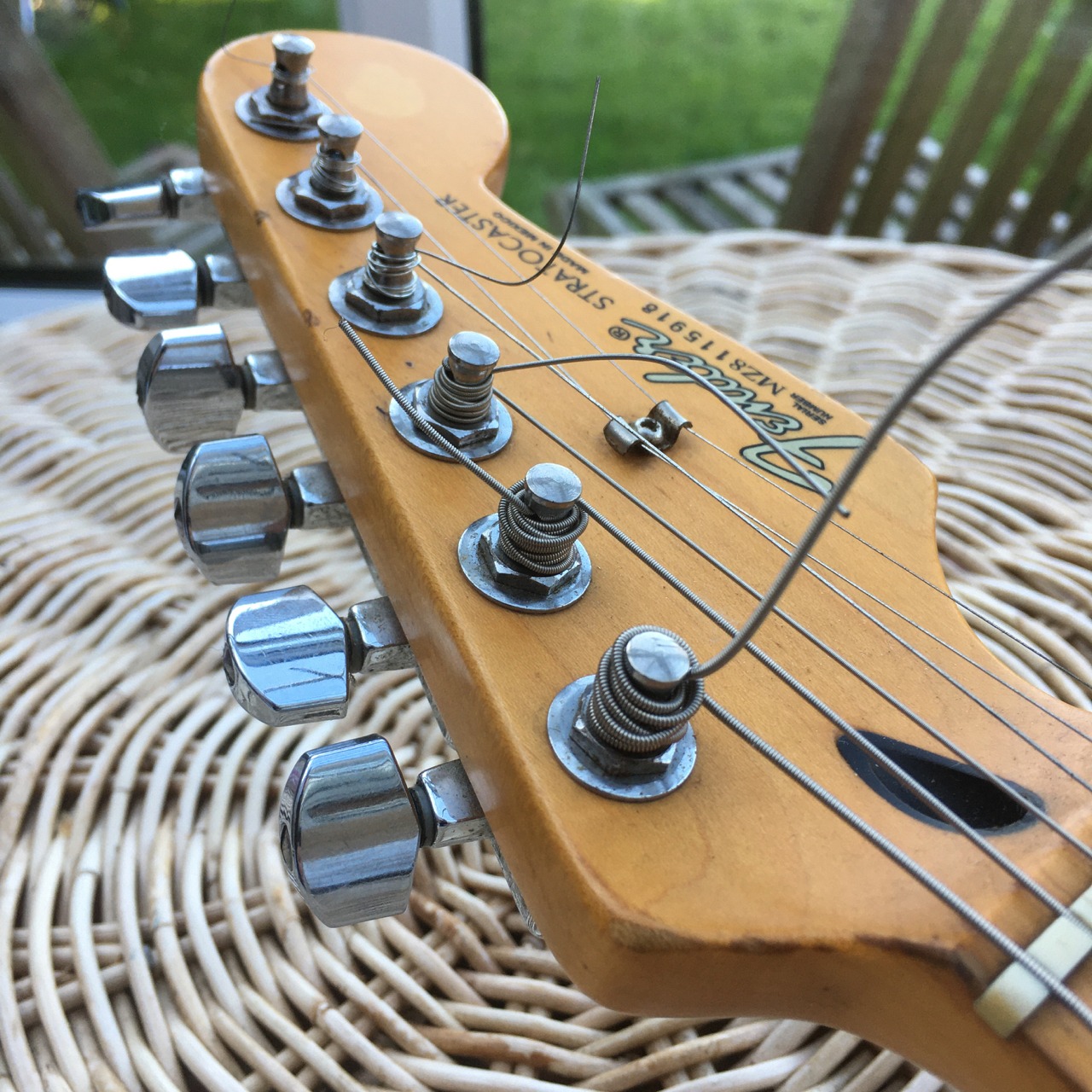 Fender mim outlet strat specs